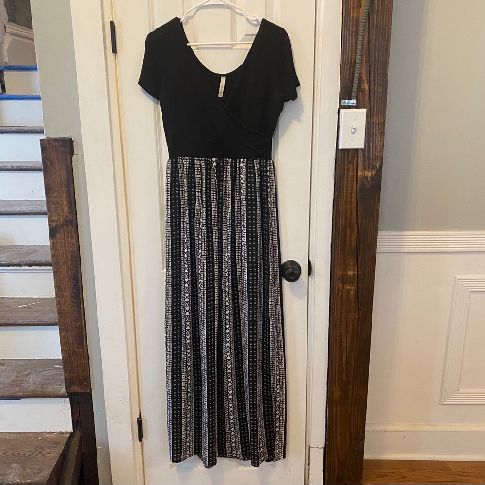 Gilli Black Maxi Dress With Pattern Skirt